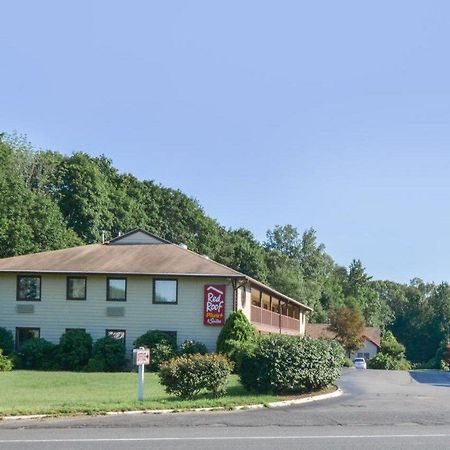 Red Roof Inn PLUS+&Suites Guilford Exterior foto